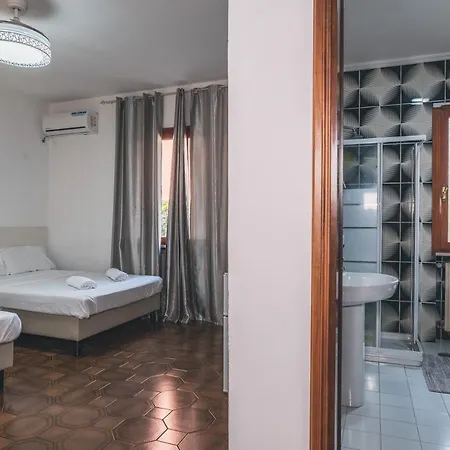 Venice Πανσιόν 2*