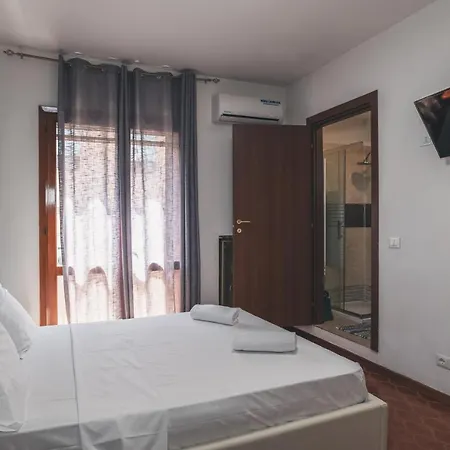Venice Πανσιόν 2*
